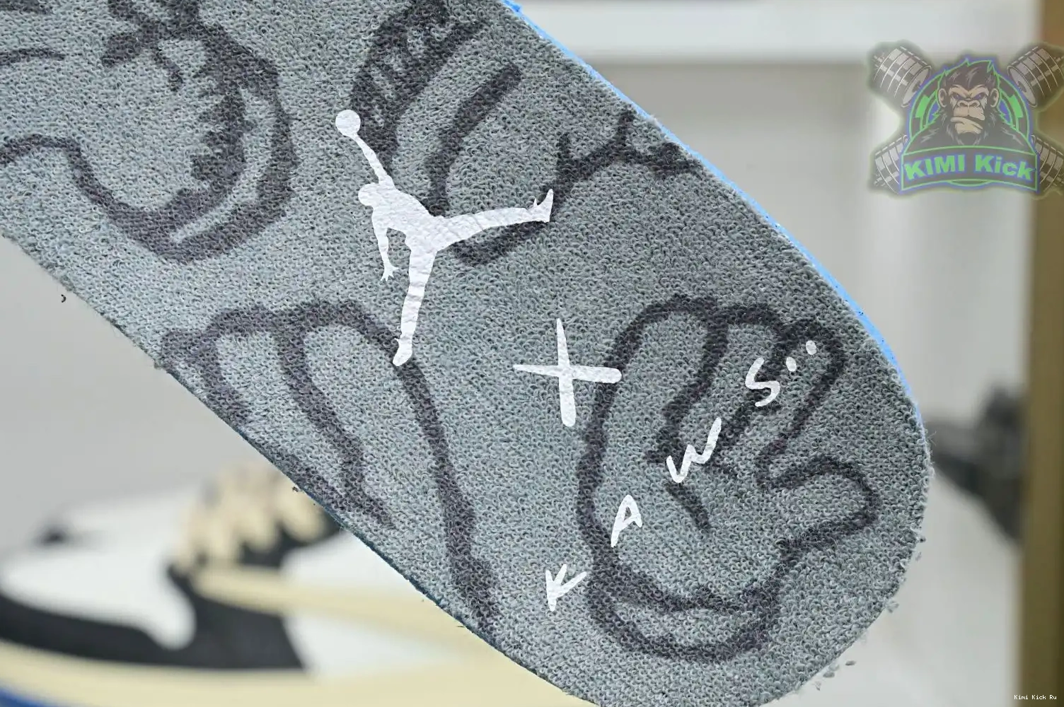 Kimikick Air retro kaws 4 Jordan Jordan 0818